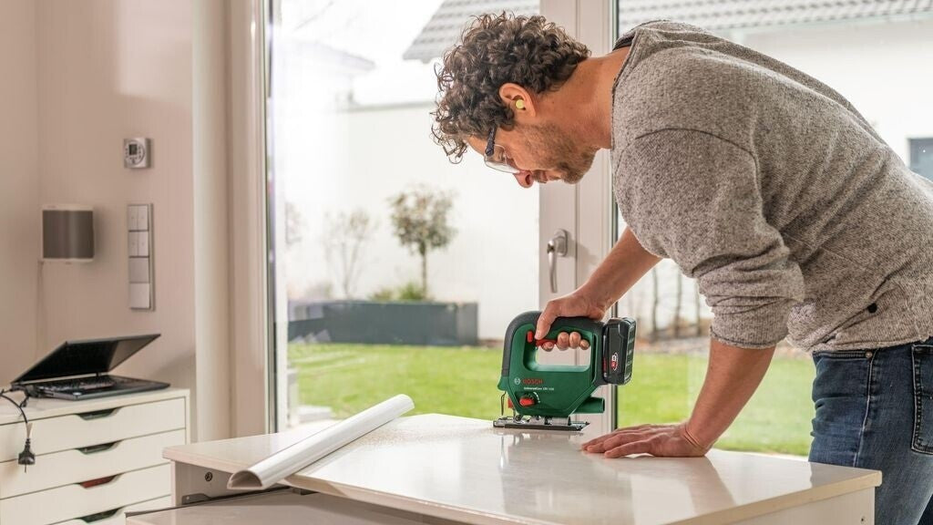 Bosch UniversalSaw 18V-100 Akku-Stichsäge 125mm 06033D5100 SOLO