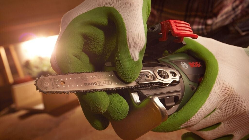Bosch EasyCut 12 NanoBlade Akku-Säge 12V Freihandsäge (06033C9001) SOLO