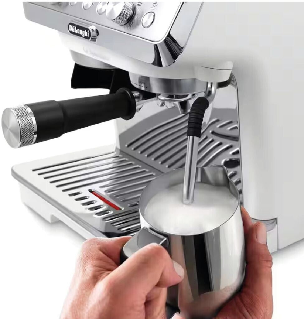 DeLonghi EC9155.W La Specialista Arte Siebträgermaschine  Milchaufschäumsystem