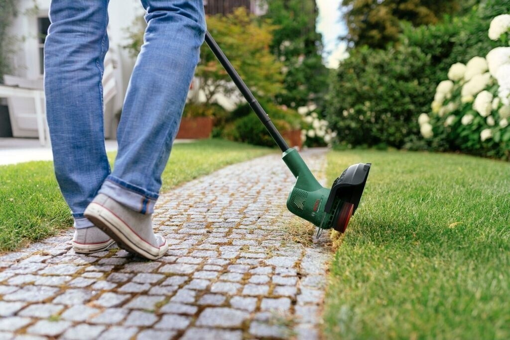 Bosch EasyGrassCut 18V-230 Akku-Rasentrimmer 06008C1A03 mit Akku&Ladegerät