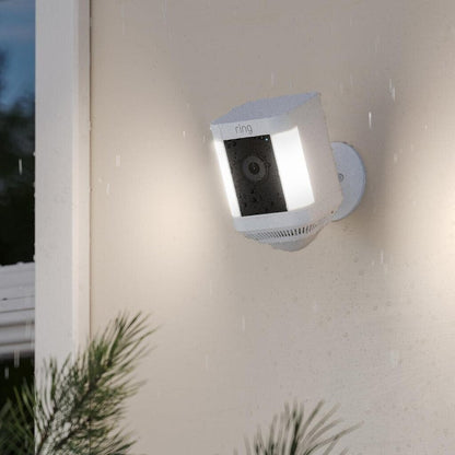 Ring Spotlight Cam Plus weiß Akku WLAN Außenkamera 1080p Alexa