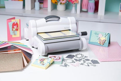 Sizzix Big Shot Plus Starter Kit Stanzmaschine Prägemaschine 666185