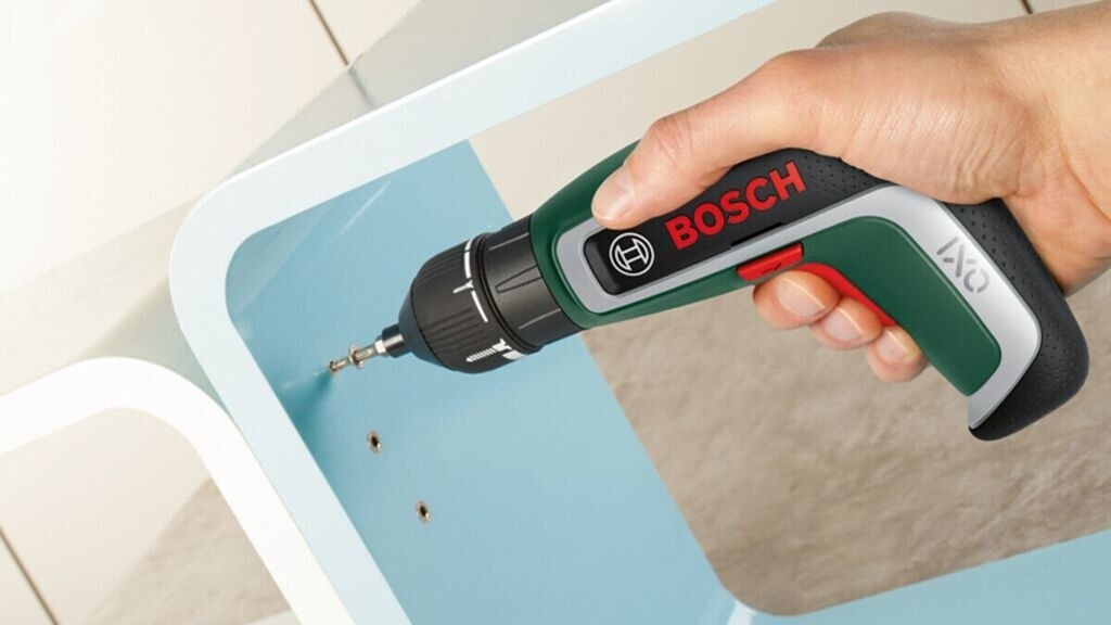 Bosch IXO 7 Akku-Schrauber 3.6 V Li-Ion inkl. Zubehör 06039E0001 Box&Ladekabel