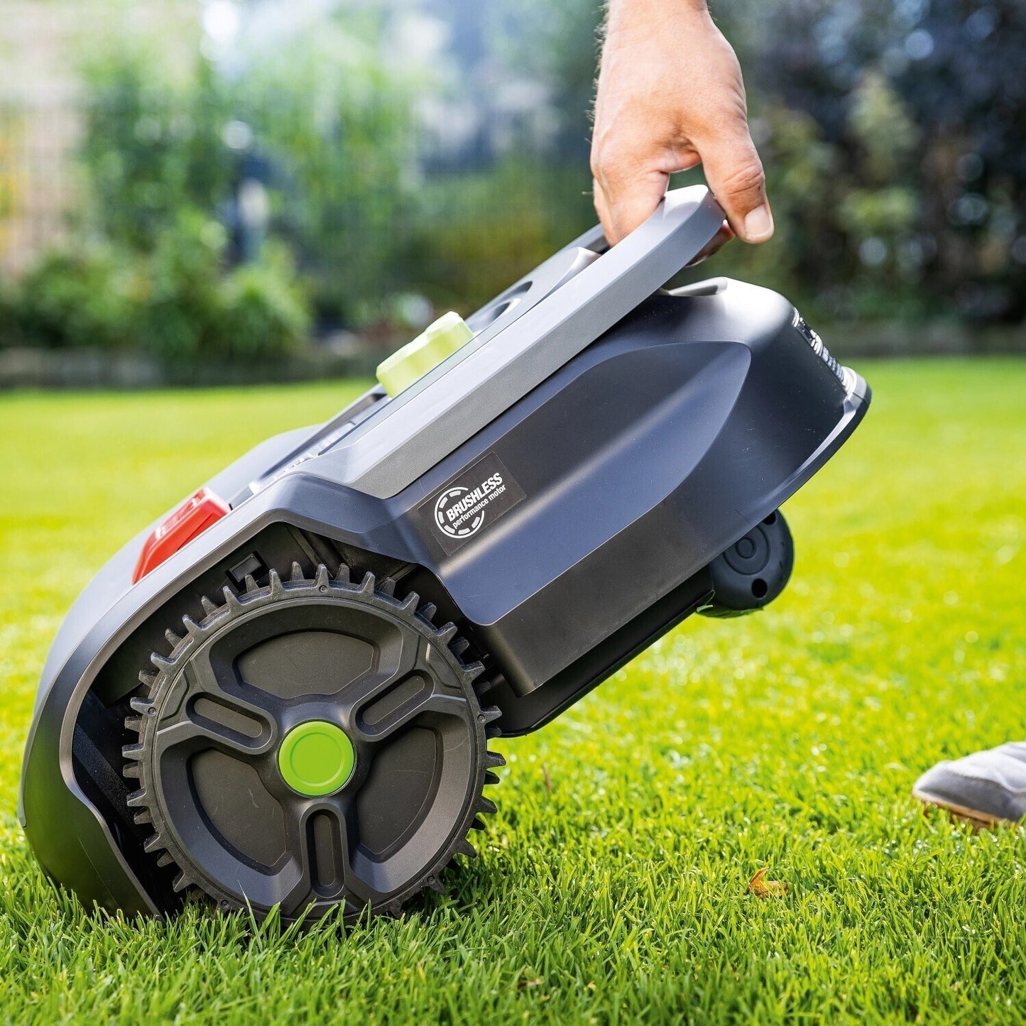 LUX Tools Mähroboter 300 m² 20 V schwarz Rasenroboter Garten