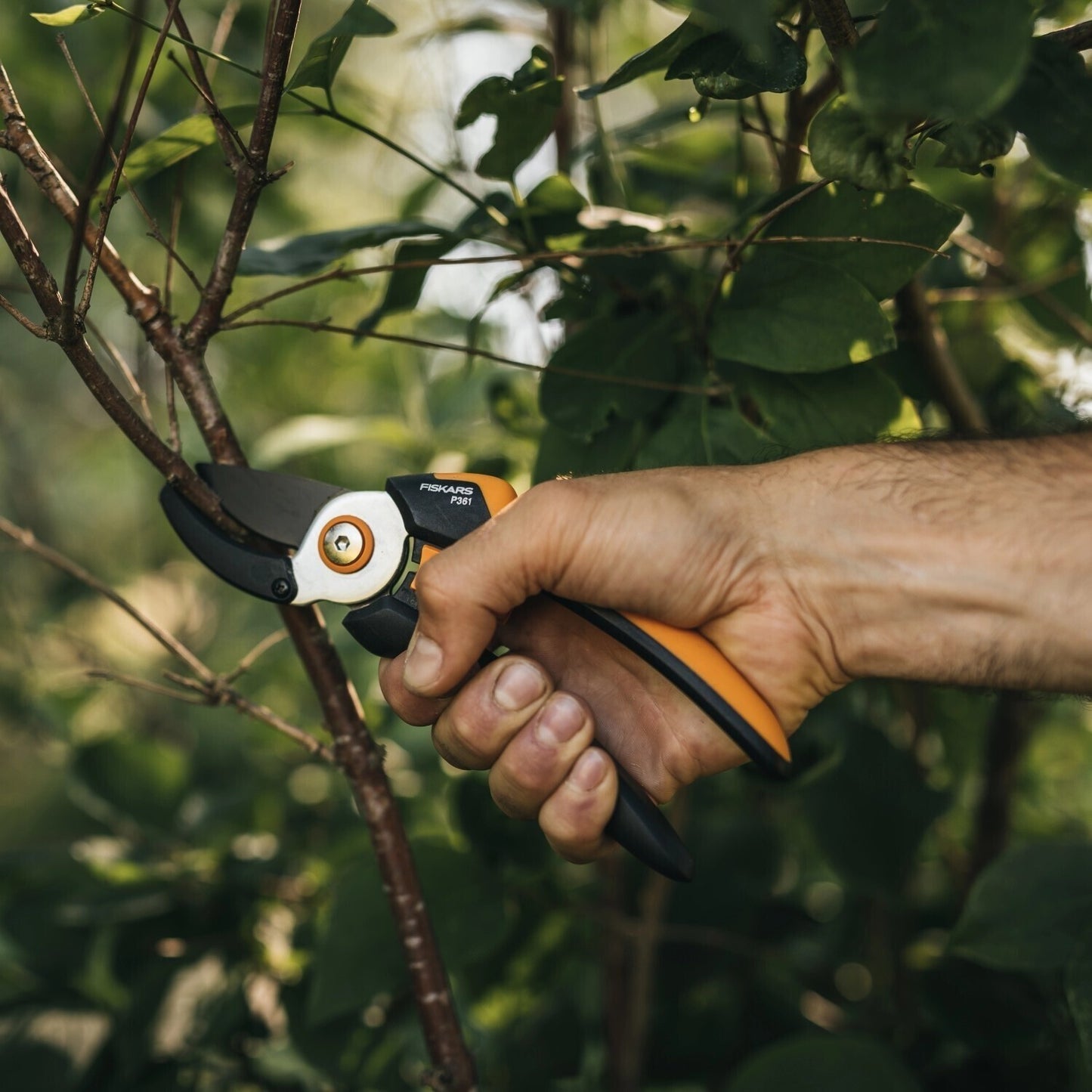 Fiskars Amboss-Gartenschere L, Solid, P361, Für trockene Zweige und Äste, Garten