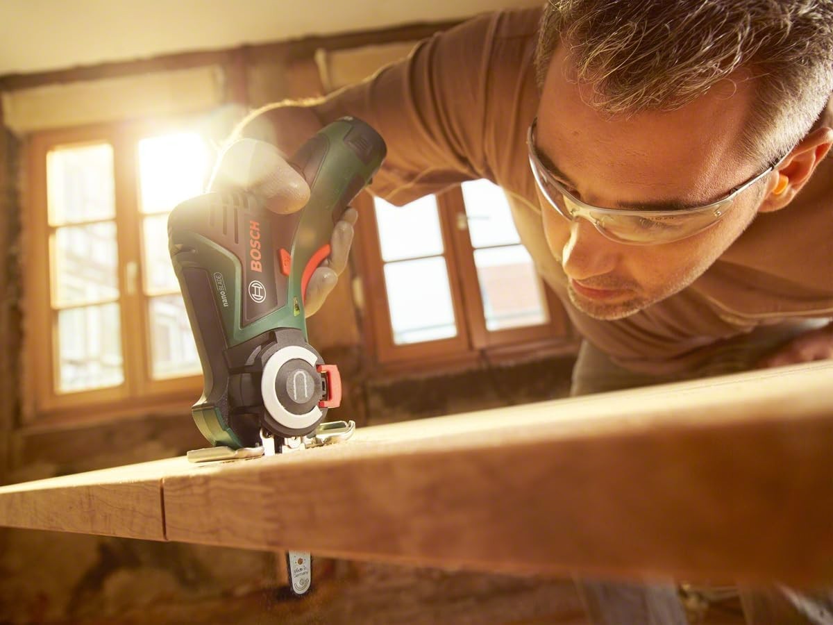 Bosch EasyCut 12 NanoBlade Akku-Säge 12V Freihandsäge (06033C9001) SOLO