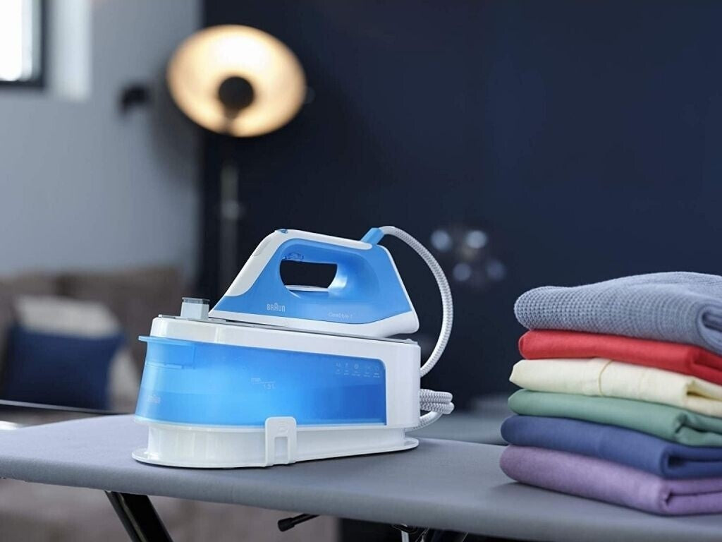 Braun IS1012BL CareStyle 1 Dampfbügelstation 340g Dampfstoß 2400W Blau Weiß